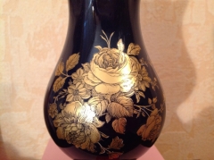 Посмотреть объявление Кобальтовая ваза с золотым покрытием 24 карата 