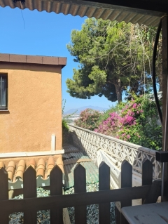 Посмотреть объявление CASA PAREADA PARA REFORMAR CON VISTAS AL MAR