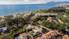 Посмотреть объявление Impresionante villa en Marbella , Los Monteros 