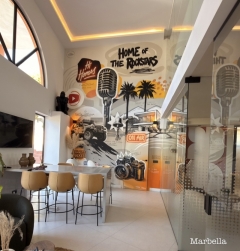 Муралы, граффити, роспись стен — художник Испания