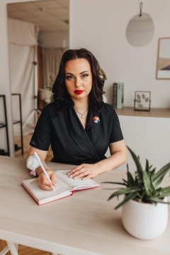 Посмотреть объявление Косметолог с опытом работы ищет сотрудничество