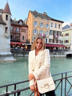 Посмотреть объявление Менеджер по работе с клиентами