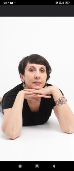 Резюме:  Дизайнер интерьера, Художник-дизайнер, Фотограф