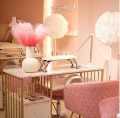 Посмотреть объявление Сдаётся маникюрное рабочее место в аренду