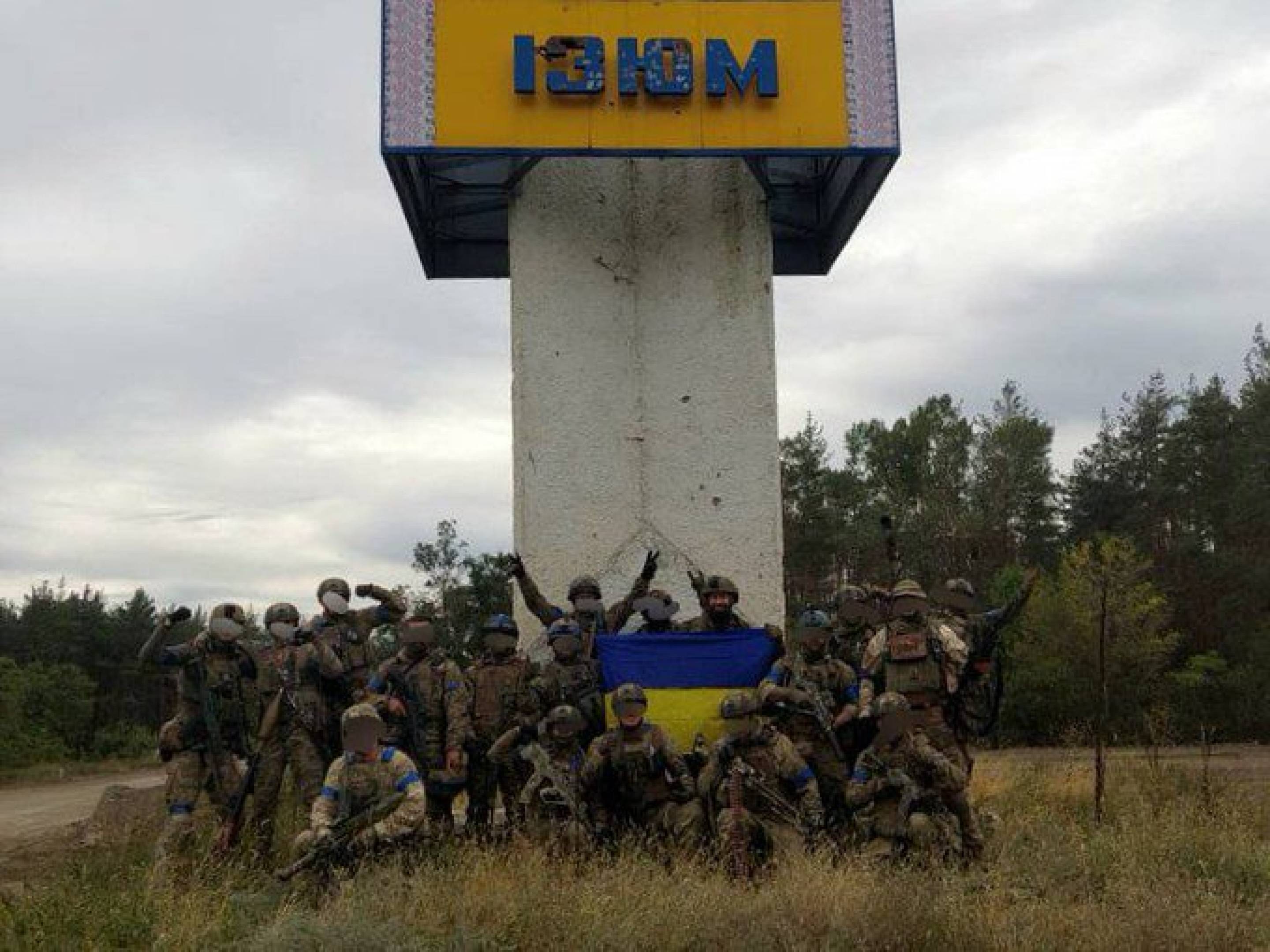 Украинцы отступают. Украинские войска. Украинские войска в Изюме.