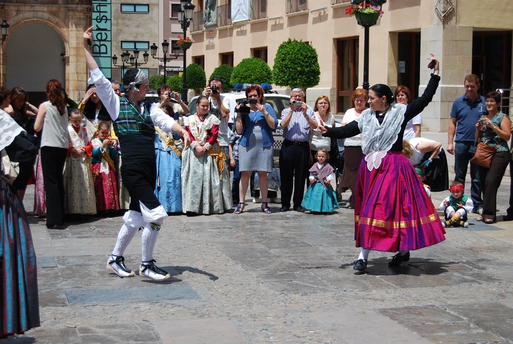 Испанский народный танец 6. Арагонская хота Испания. Арагон Испания народный танец хота. Арагонская хота танец. Арагон танец хота.